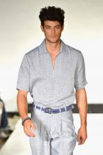 at NY fashion week on 10th Sept 2012 (114).JPG